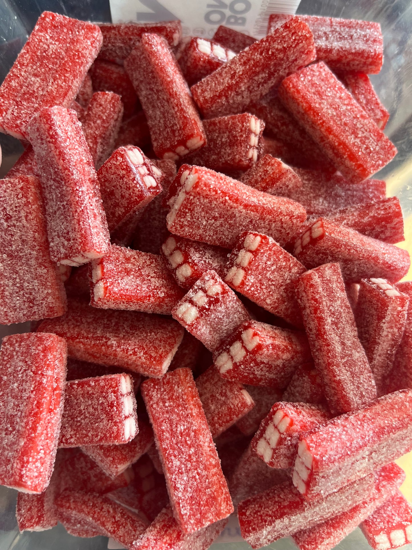 Brique fraise sucrée / 100g